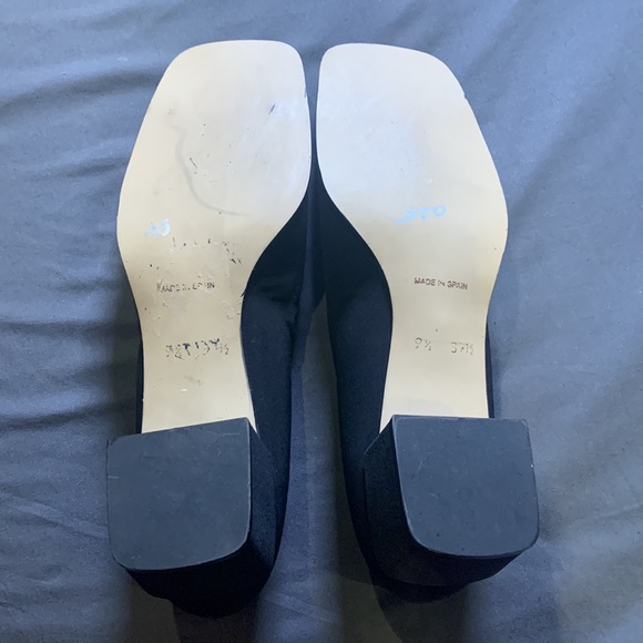 AMIANA size 9 1/2 heels in black. 2 inch heel height - Picture 3 of 3